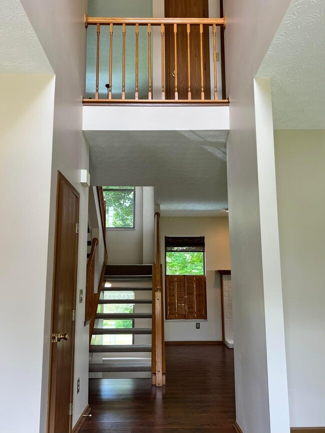 Photo - 758 N Starr Dr