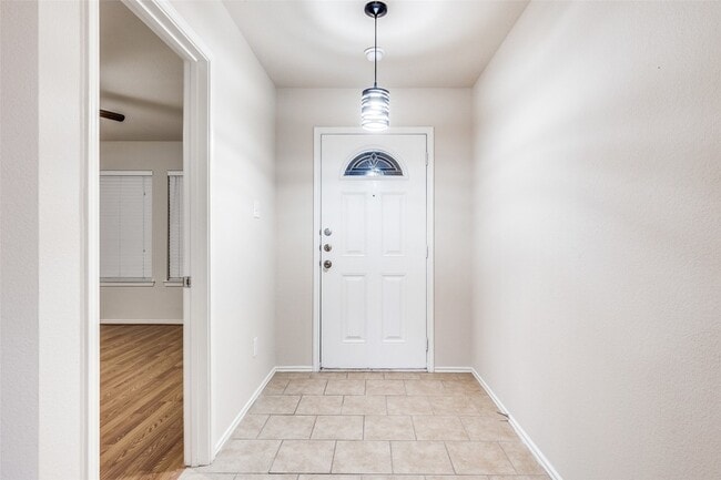 Photo - 1909 Diamond Lake Trail