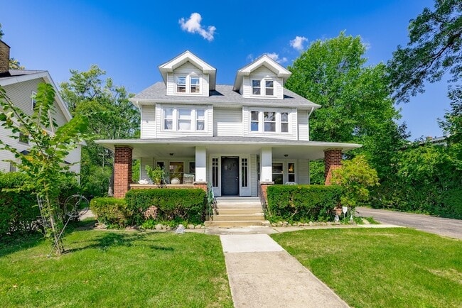 Building Photo - 2438 Woodmere Dr Rental