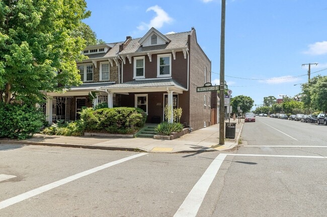 Building Photo - Classic Fan Rowhome for Lease