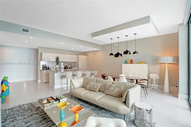 Photo - 501 NE 31st St Unidad PH4102