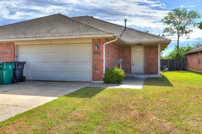 Photo - 1726 W Palm Pl