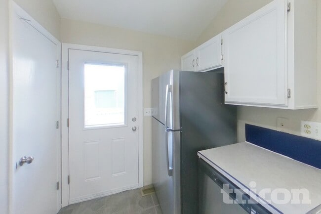 4332 Neal Ct