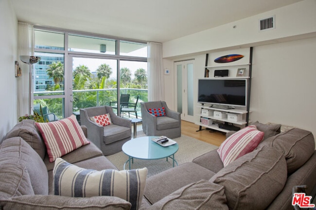 Photo - 13700 Marina Pointe Dr Unit 630