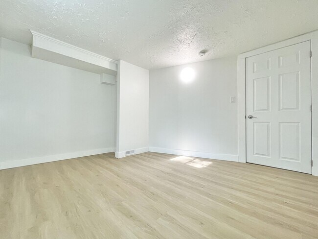 Photo - 428 Thorold Rd Unit 3