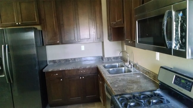 Photo - 5250 S 49th St