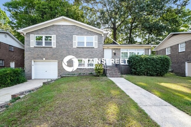 4 Bedroom Pet-Friendly Home in Tarrant, AL... - 4 Bedroom Pet-Friendly Home in Tarrant, AL...