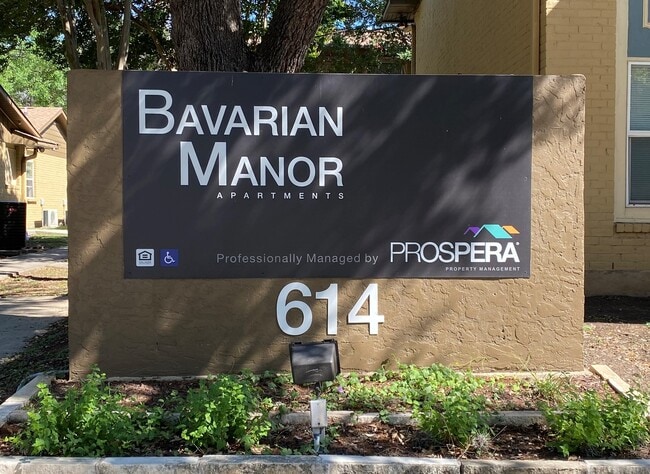 Photo - 614 Bavarian Dr