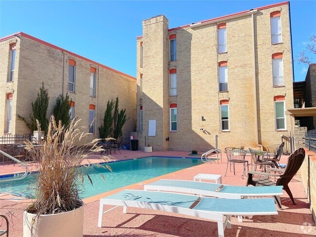 Building Photo - 3431 N Hills Dr Unit 321 Rental