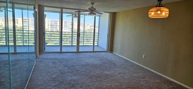 Photo - 4550 Pinebrook Cir Unit 605