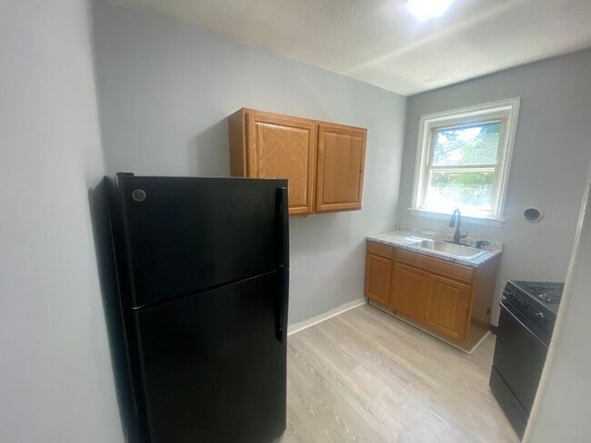 Photo - 3625 Everett St