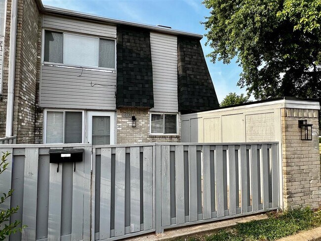 Photo - 214 Justin Dr