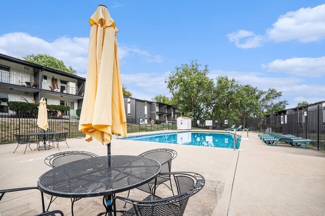 Photo - 1 Month Free, newly renovated Overland Par... Unit 7801 - 4