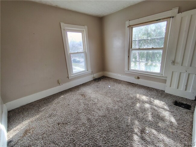 Photo - 2331 Midland Ave