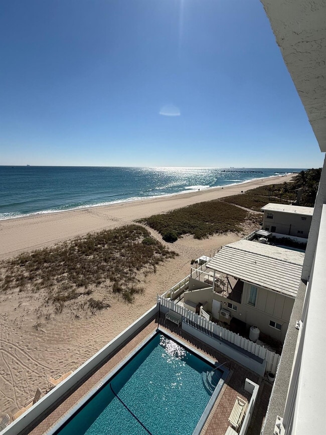 Building Photo - 4636 El Mar Dr Unit 602