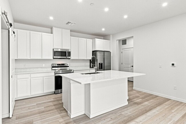 Photo - 6153 N Ceylon St