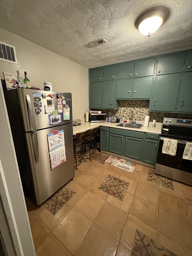 Photo - 140 Overbrook Cir