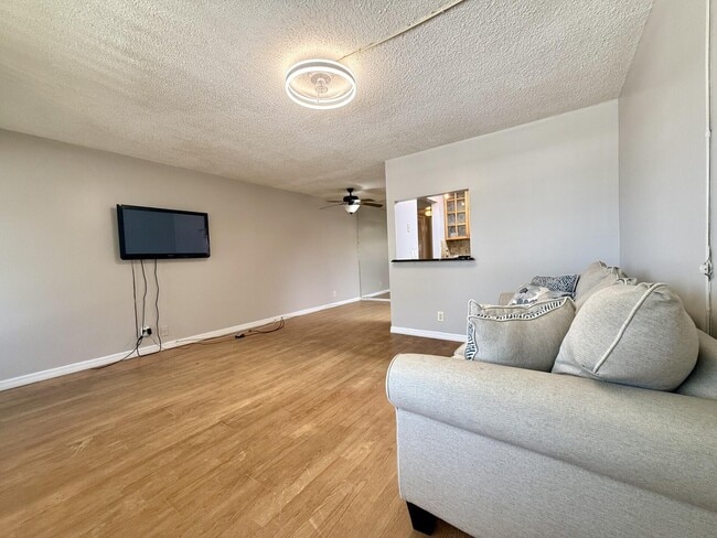 Photo - 141 Northampton G