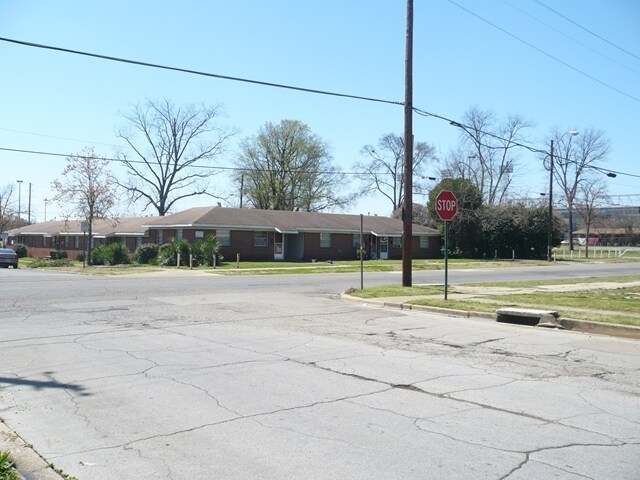 Photo - Stadium Court