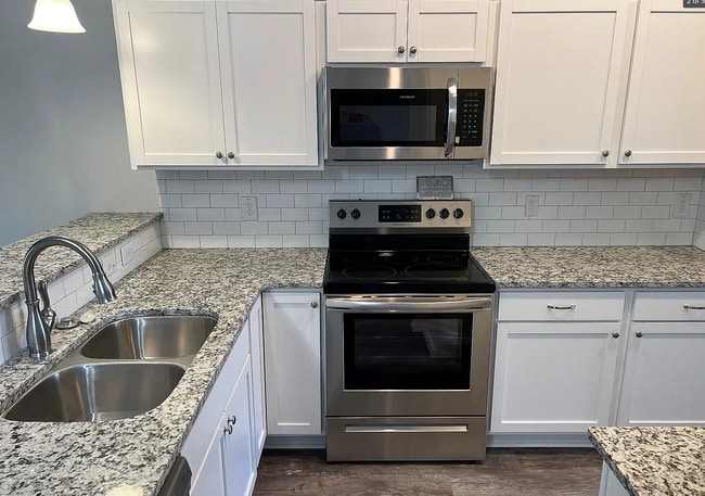 Photo - 1815 Fox Den Way