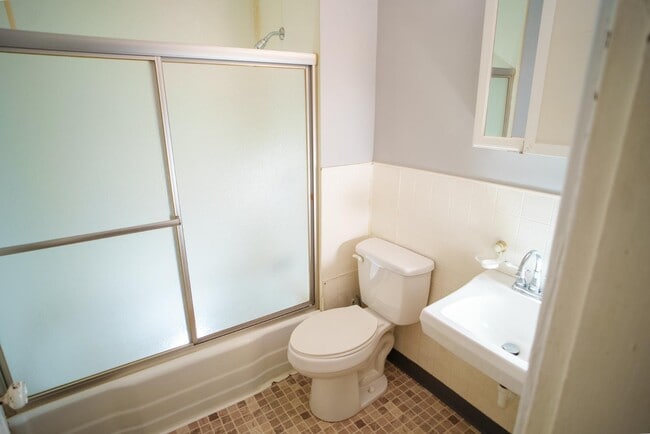 Photo - 1920 E Washington St