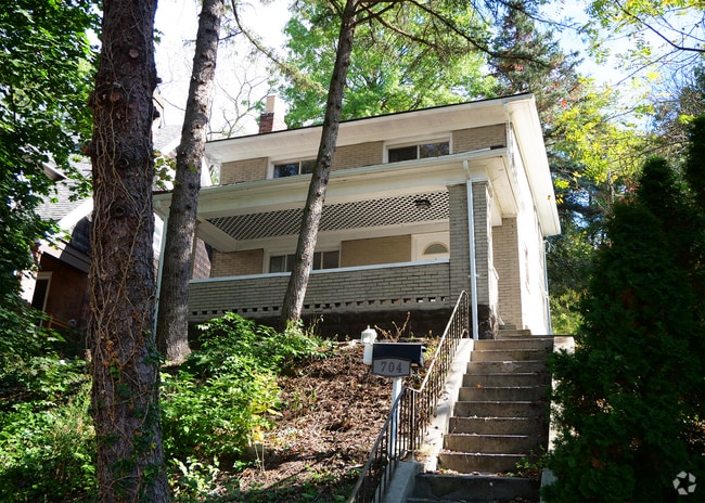 Building Photo - 704 Princeton Blvd Rental