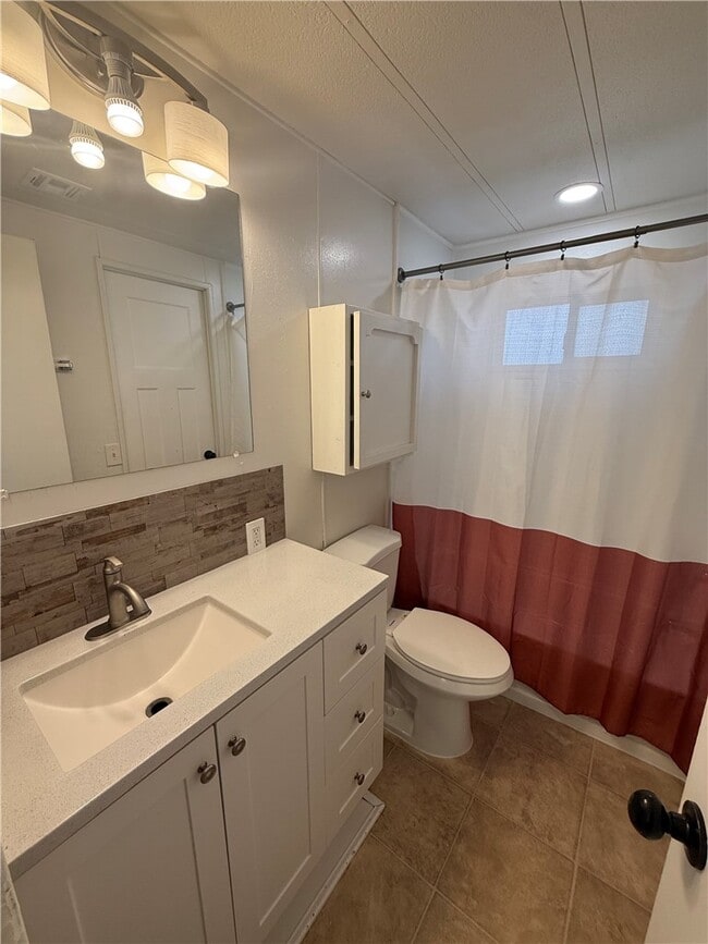 Photo - 2915 Thompson Ave