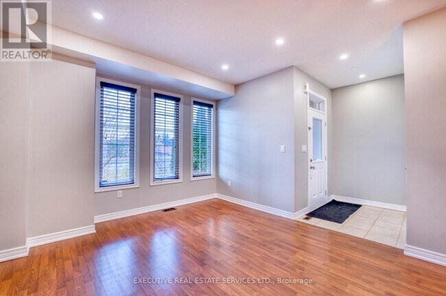 Photo - 9499 Ninth Line