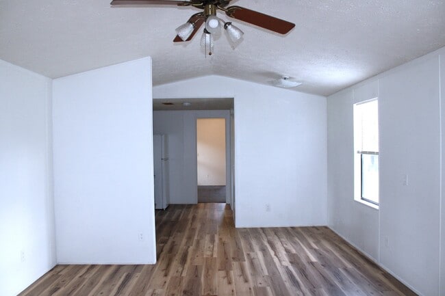 Photo - 5954 Skokie Rd