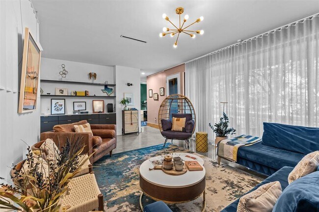 Photo - 5704 Driftwood Dr