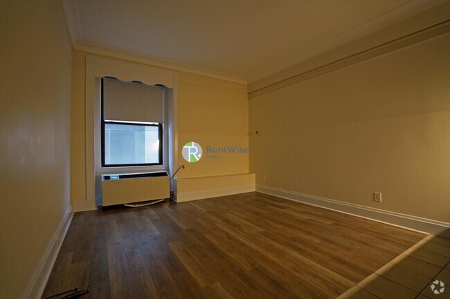 Building Photo - 62 Boylston St Unit 423 Rental