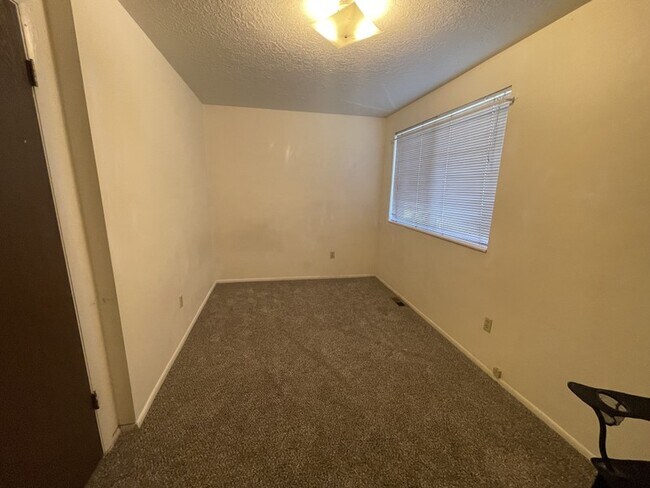 2114 Monroe Blvd Unidad 1