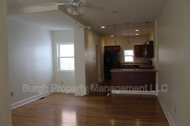 Photo - 1505 Sedgwick St
