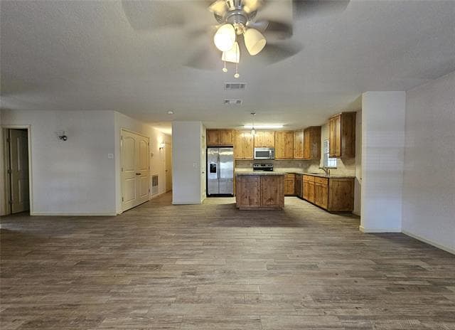 925 Whitehall Dr
