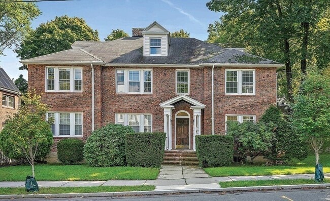 54 Crosby Rd Unit 2
