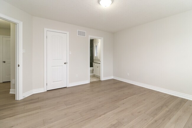 Photo - 75 Garbutt Cres