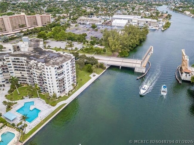 Building Photo - 2900 NE 14th Street Causeway Unit 405