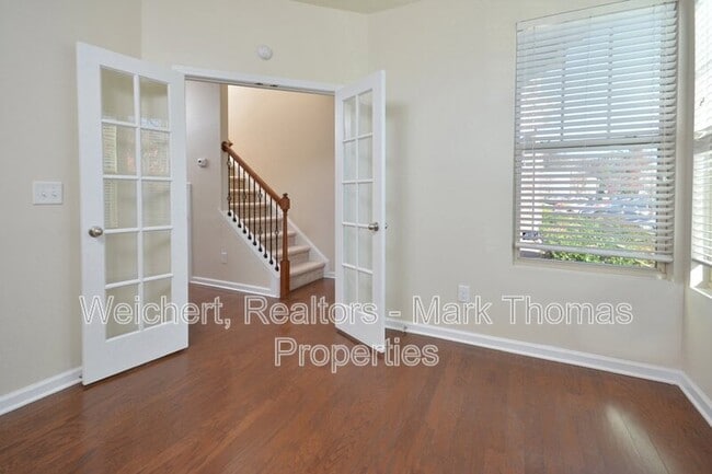 Photo - 42 Pocono Dr