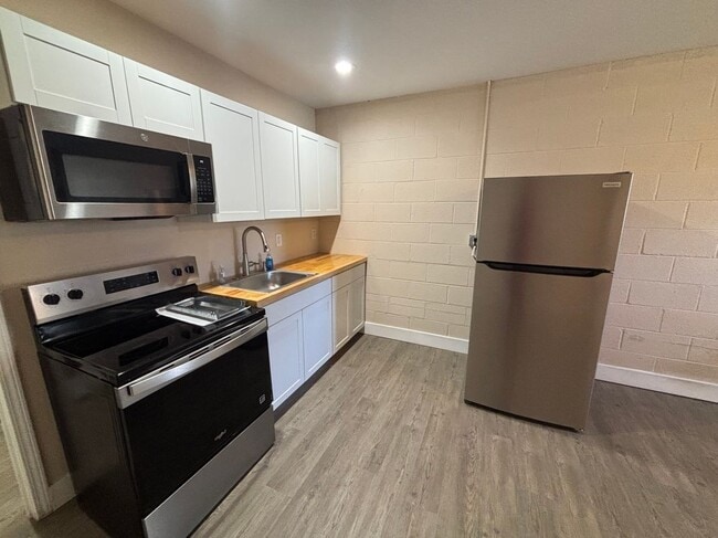 Photo - 637 Washington St