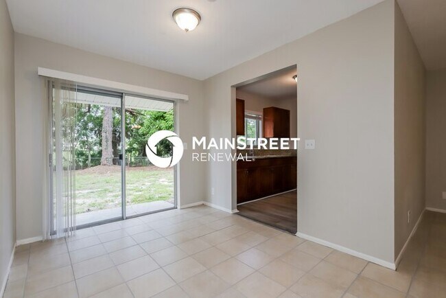 Photo - 3 Bedroom Pet-Friendly Home in Saint Petersburg, FL with Main Street Renewal
