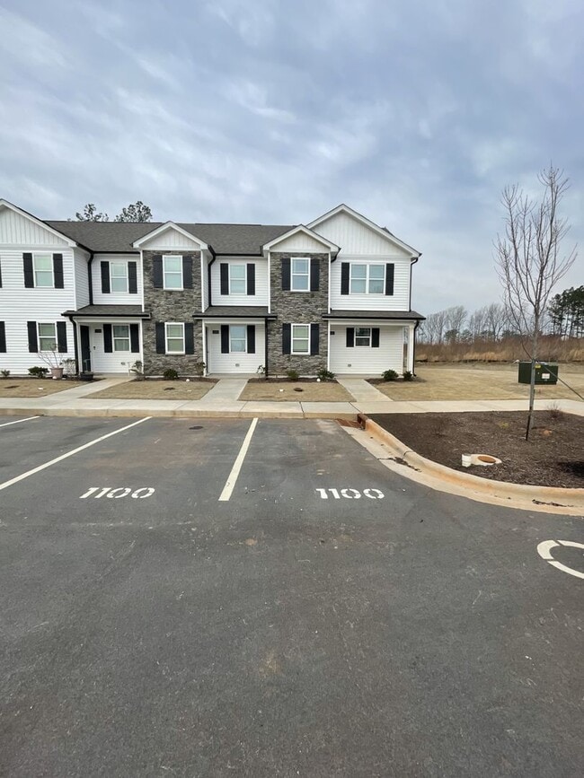 Photo - 3 Bd 2.5 Ba end unit townhouse