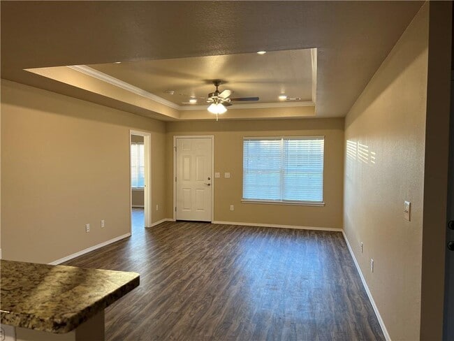 Photo - 817 Saddlebrook St