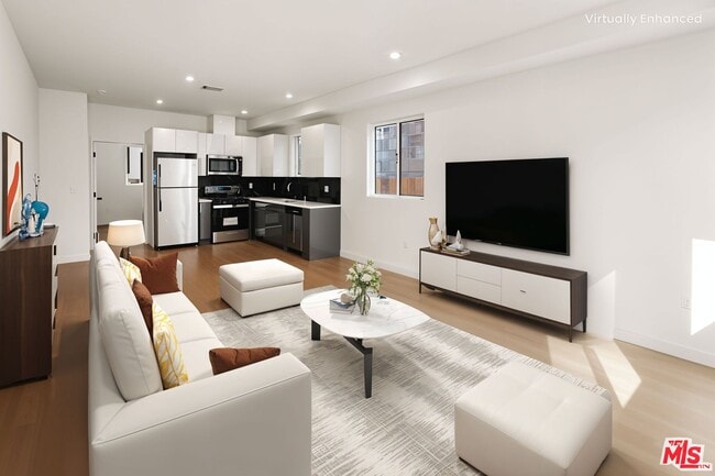 Building Photo - 1631 S New Hampshire Ave Unit 1631 1/2 Rental