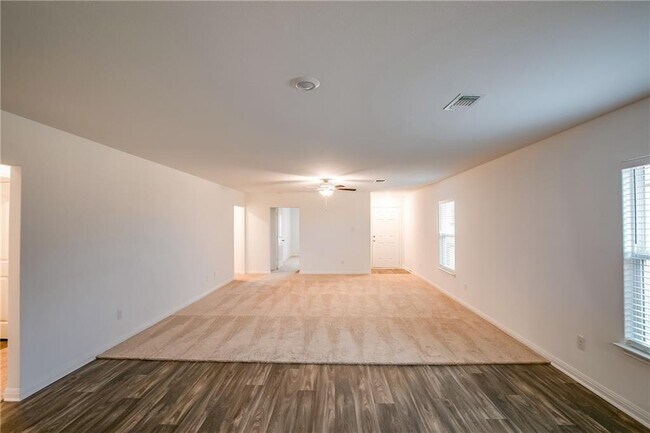 Photo - 617 Riverdale Dr