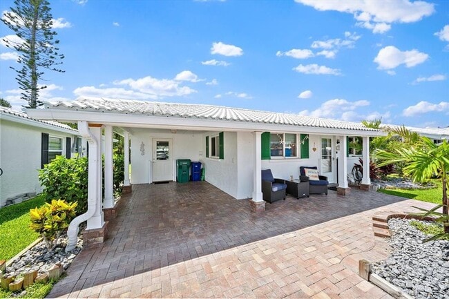 Building Photo - 820 Spanish Dr S Unit .