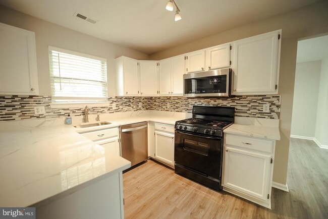 5702 Cambridge Dr