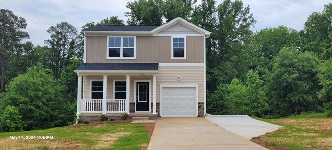 Building Photo - Charming 3 Bedroom, 2.5 Bath House Located in the Gated Community of River Rock in Statesville, NC
