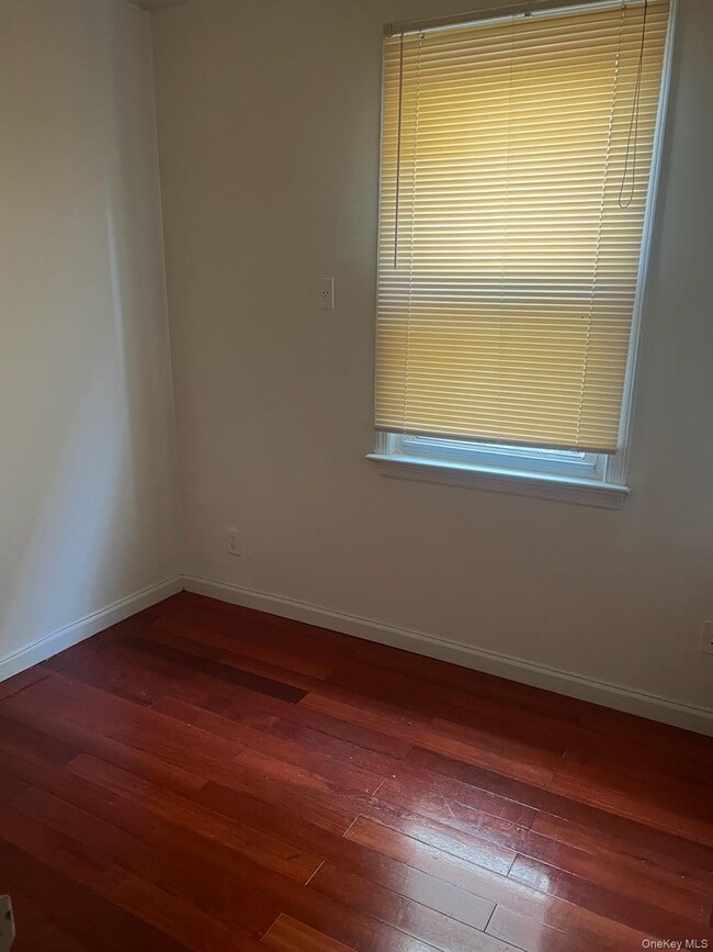 Photo - 130-28 58th Rd