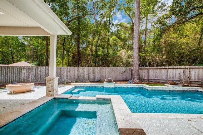 Photo - 39 Thorn Berry Pl