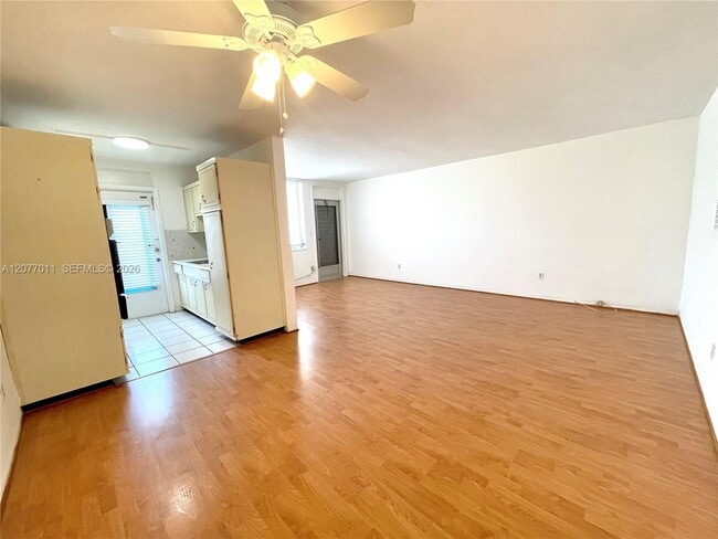 Photo - 441 Collins Ave Unit 30